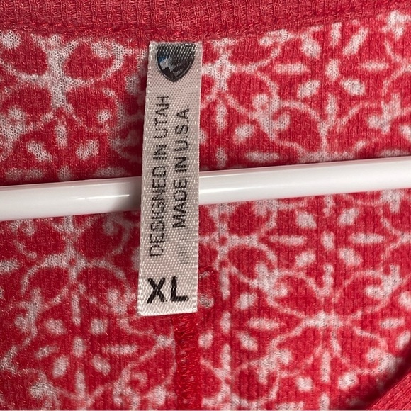 Kuhl Mia Henley Waffle Knit Thermal Top in Red/White Batik Floral Gorpcore XL - Picture 9 of 14
